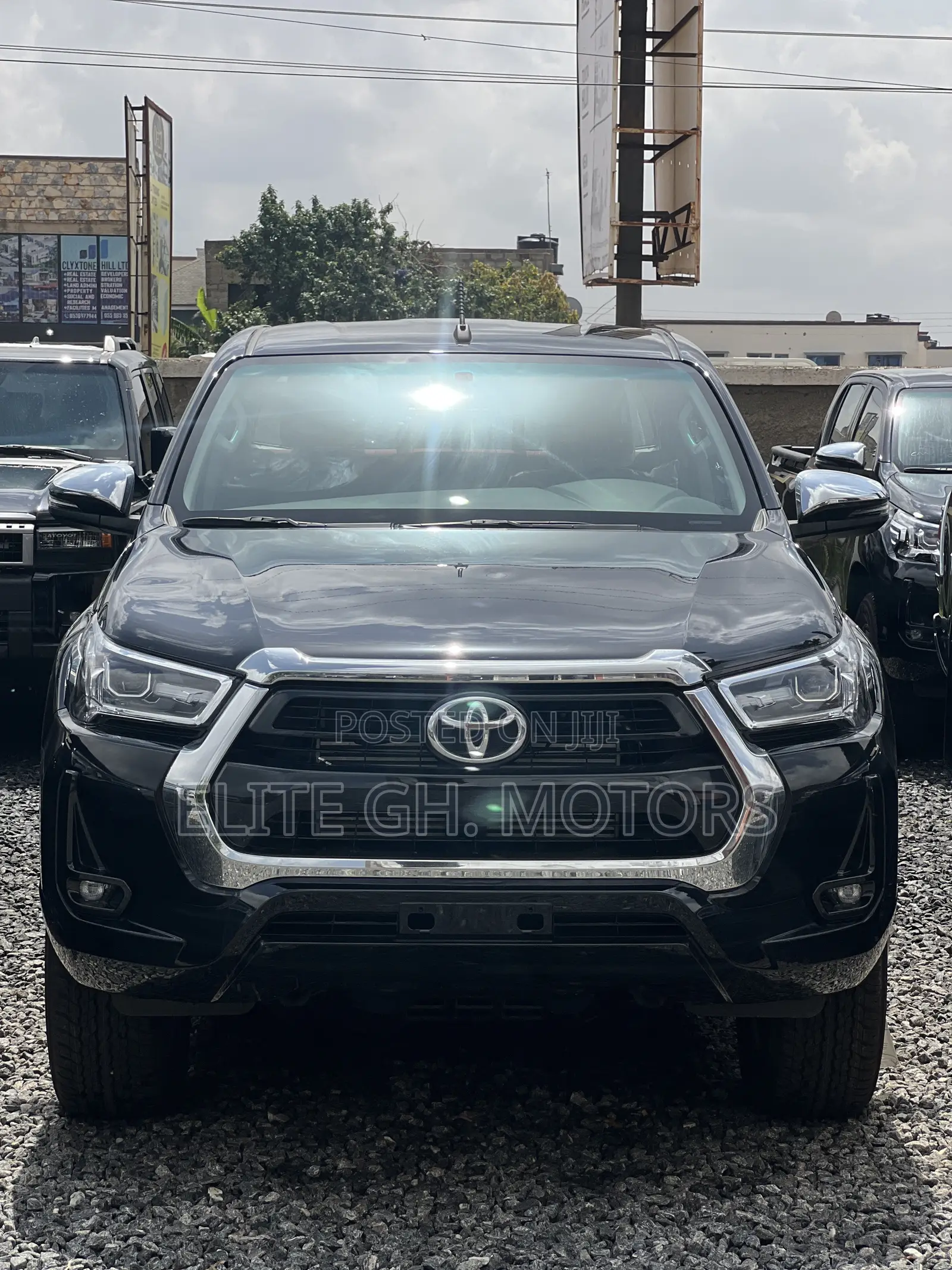 New Toyota Hilux 2025 Black
