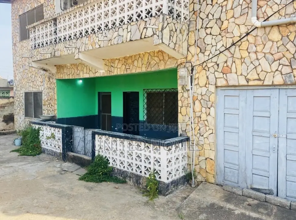 3bdrm House in Odorkor for sale