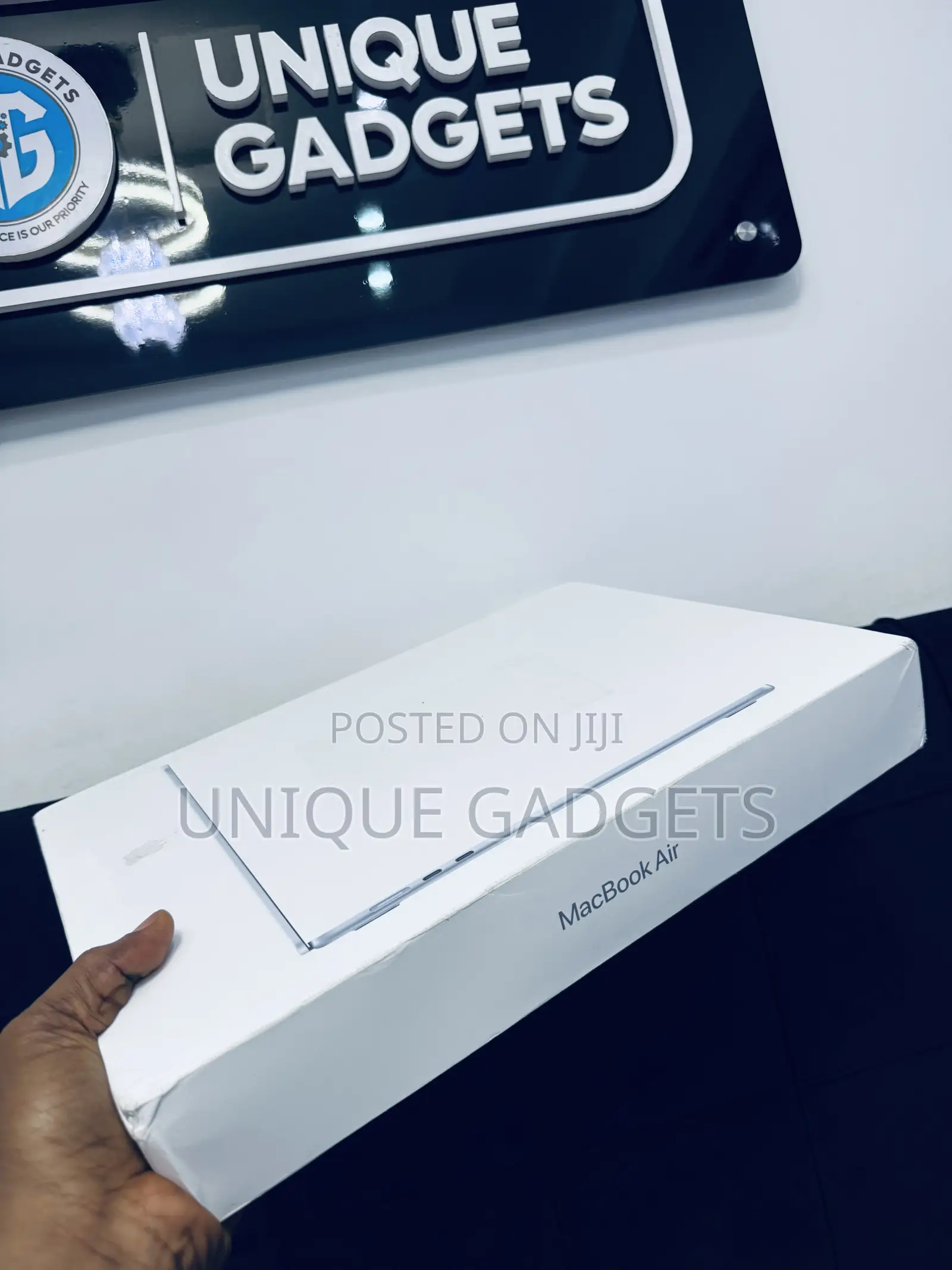 New Laptop Apple MacBook Air 2025 M4 16GB Apple M4 SSD 256GB