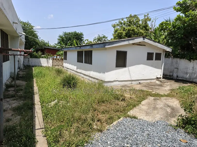7bdrm House in Achimota, The Mall for sale