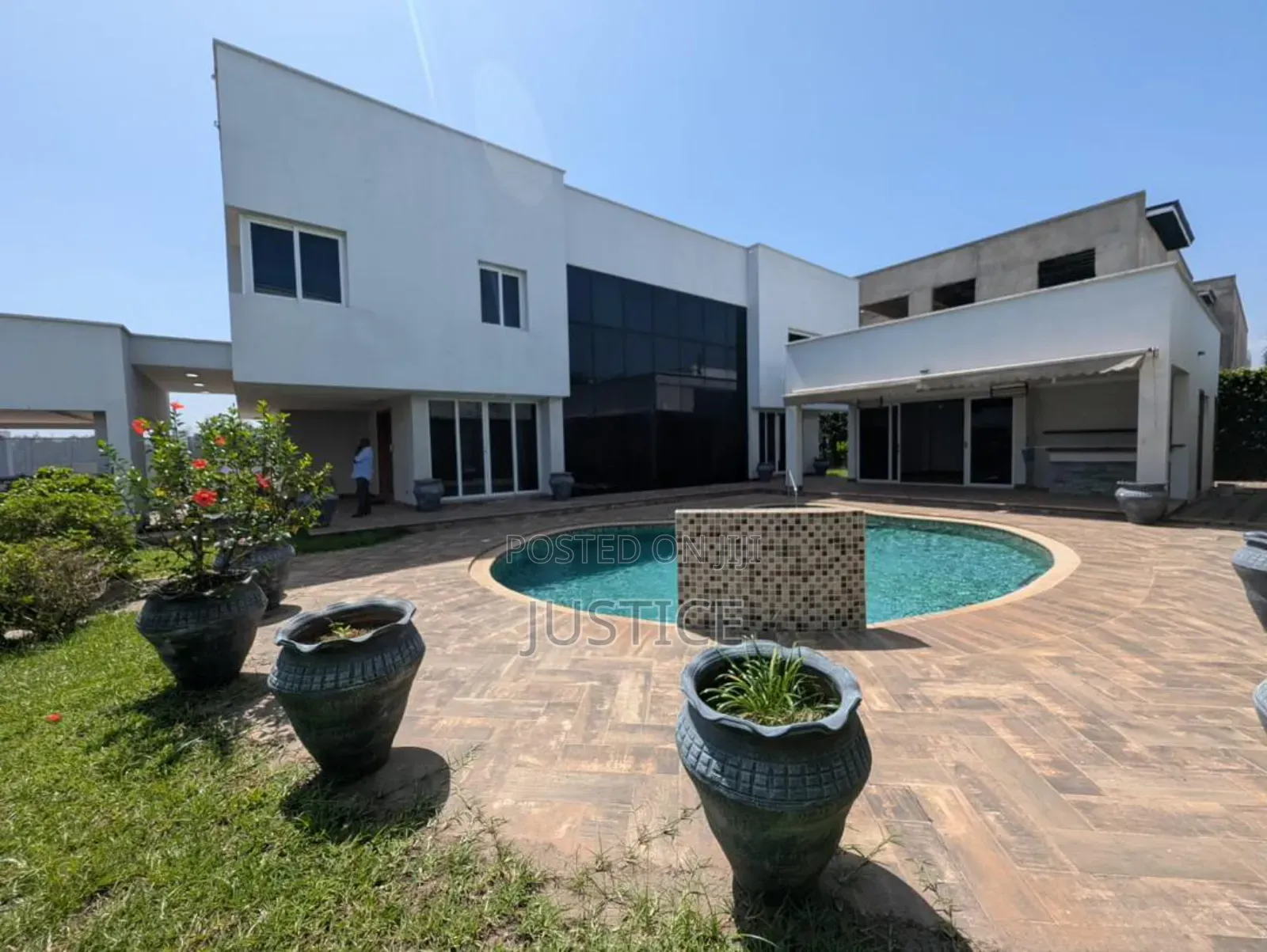 4bdrm Mansion in Airport Hills Estate for sale