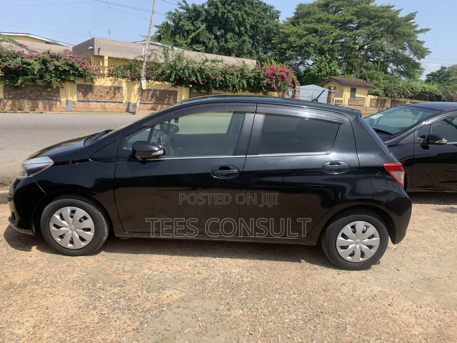 Toyota Vitz 2012 Black