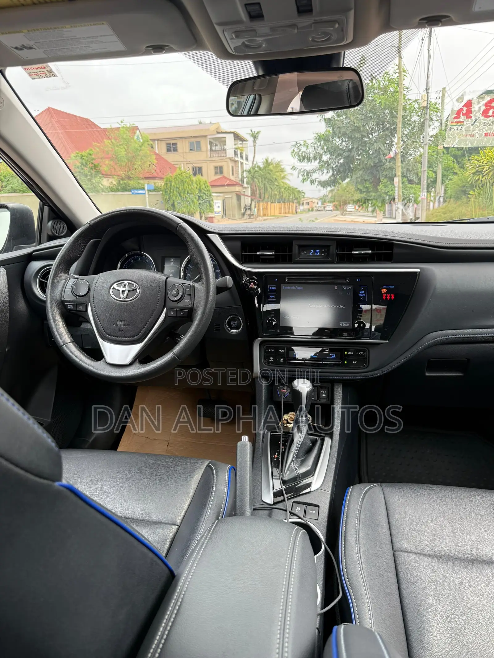 Toyota Corolla XSE 4dr Sedan (1.8L 4cyl CVT) 2017