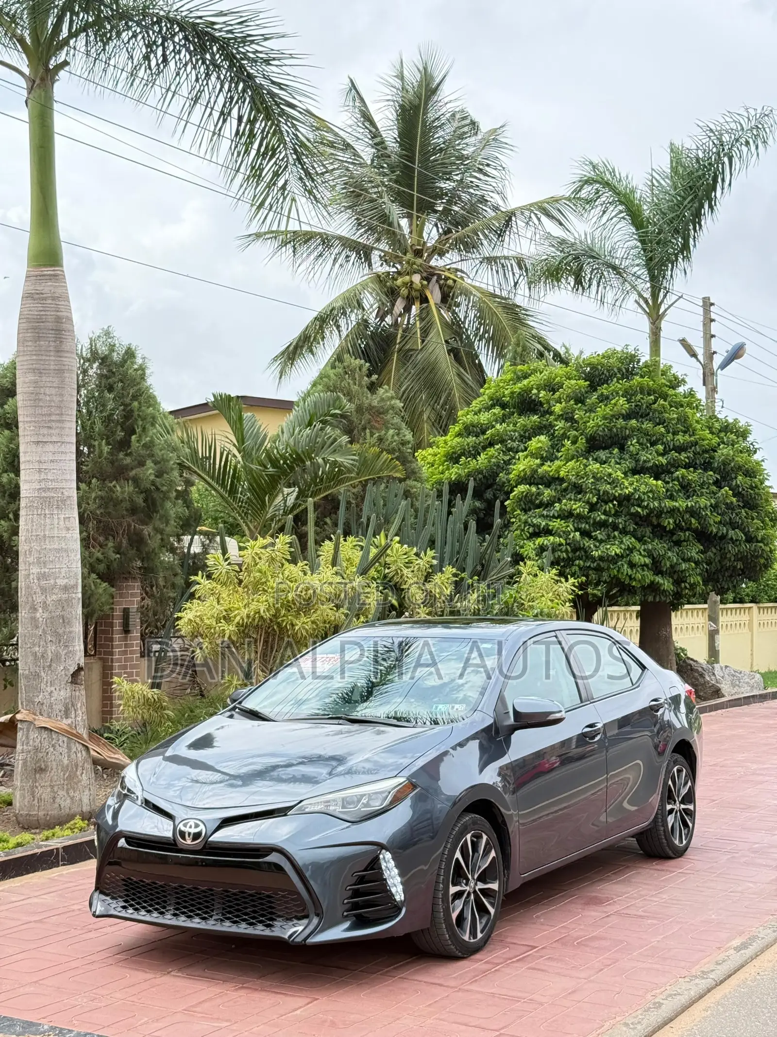 Toyota Corolla XSE 4dr Sedan (1.8L 4cyl CVT) 2017