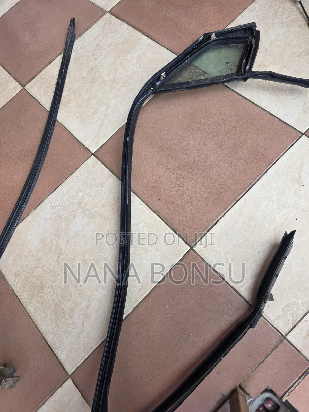 2019 Chevrolet Cruze Driver Door Glass and Rubbers
