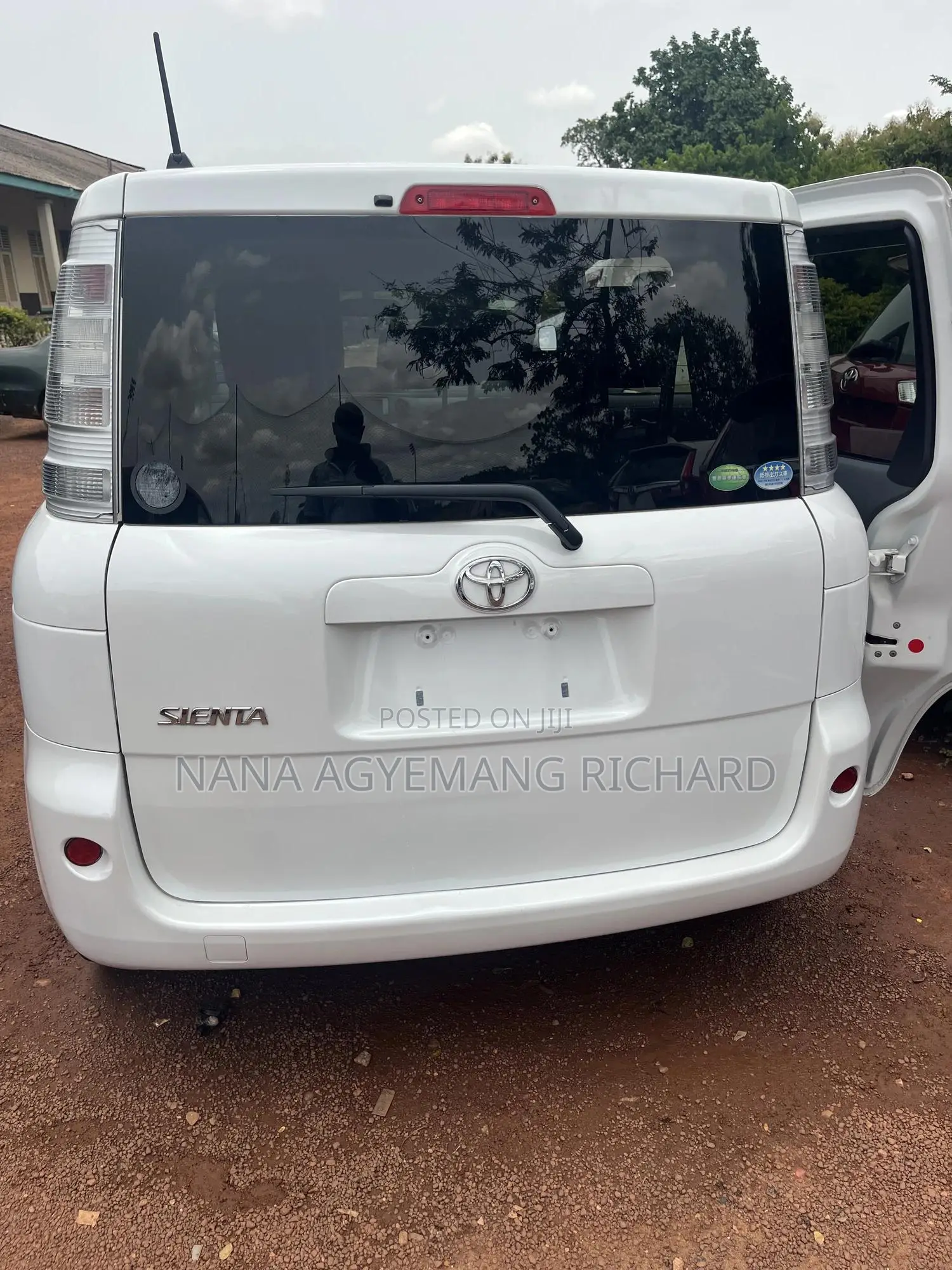 Toyota Sienta 1.5 FWD 2013 White