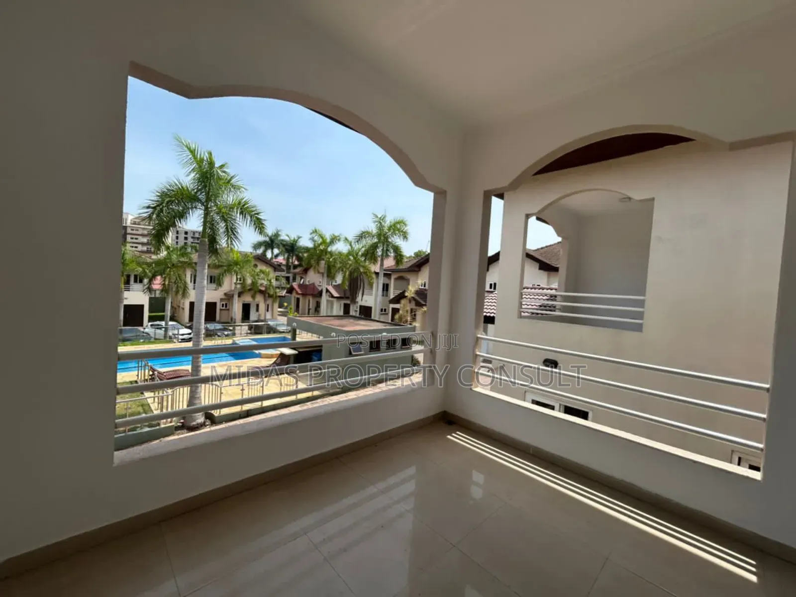 3bdrm Townhouse / Terrace in Airport for rent