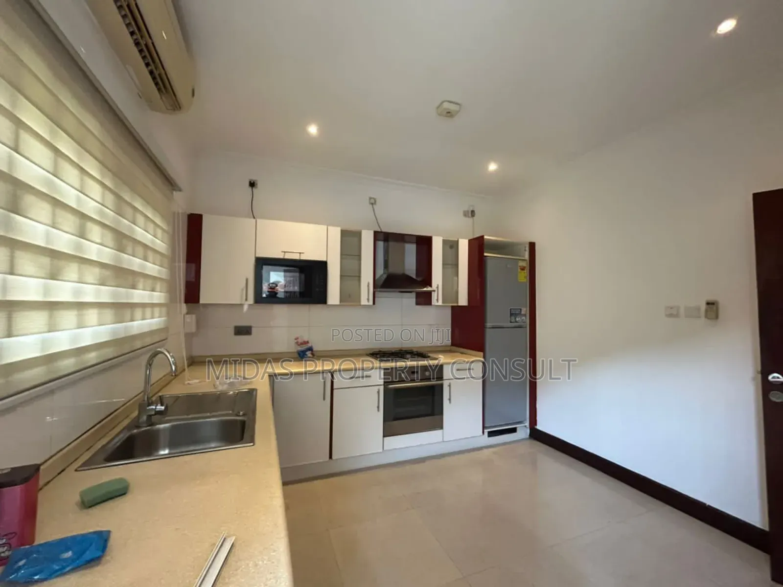 3bdrm Townhouse / Terrace in Airport for rent