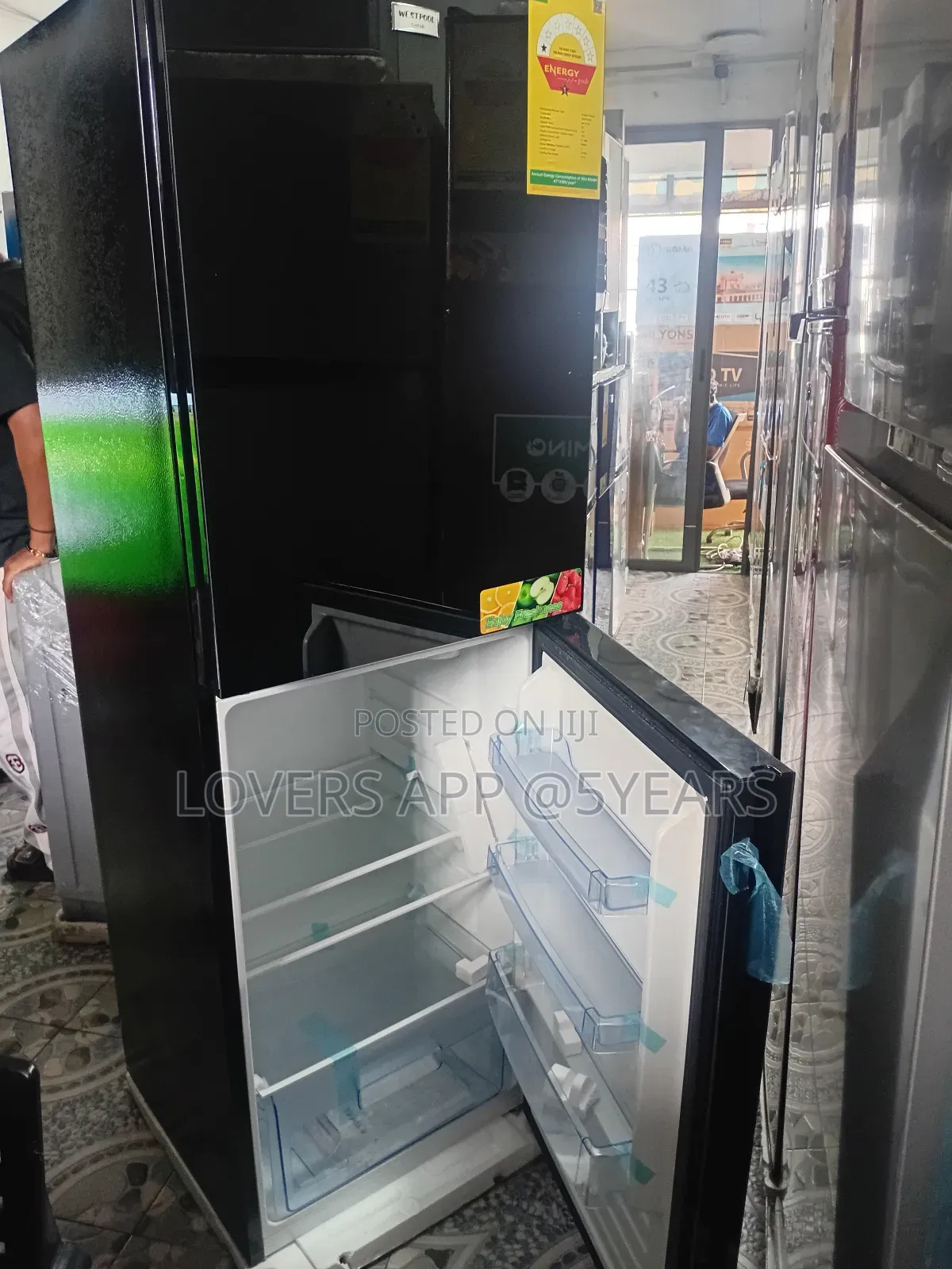 Black 243l Beauty Modern Home Fridge.