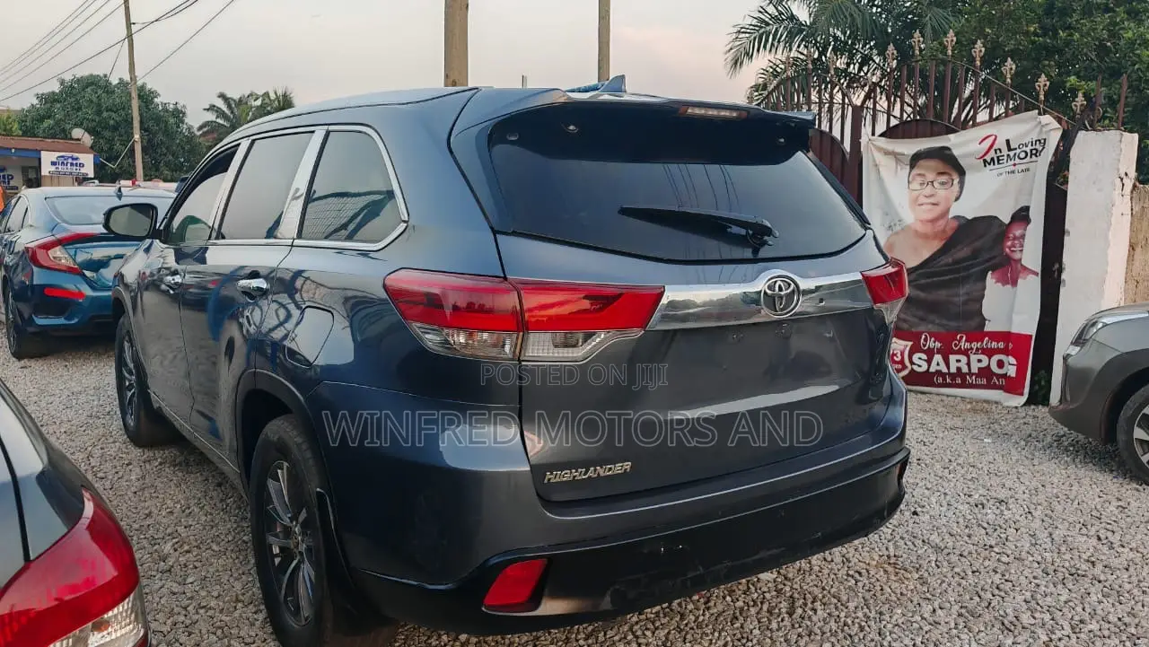 Toyota Highlander Limited 4x4 V6 (3.5L 6cyl 8A) 2018 Blue
