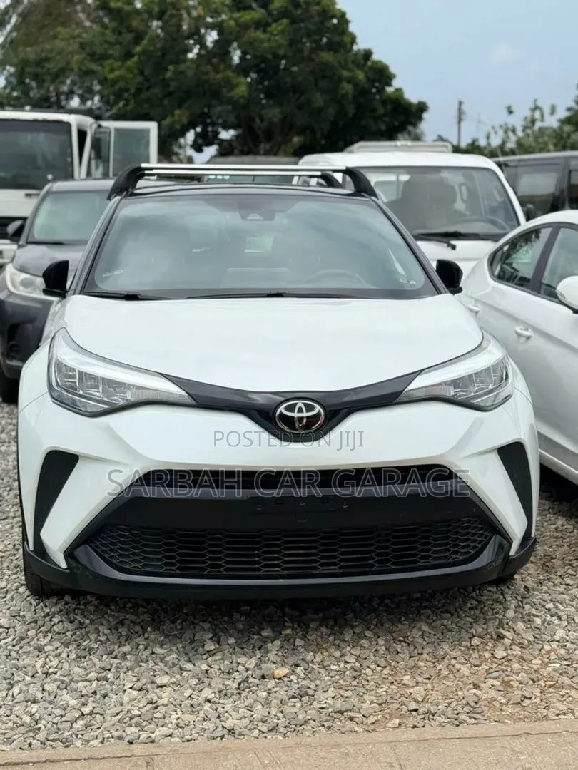 Toyota C-HR XLE FWD Sport Utility (2.0L 4cyl 2AM) 2018 Brown