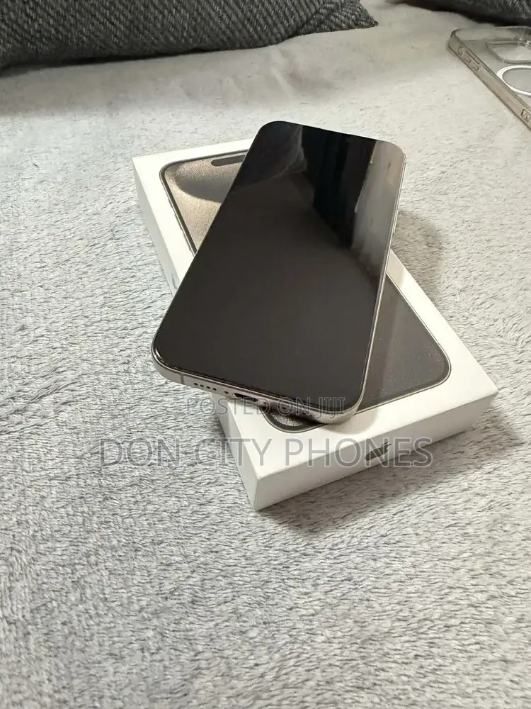 Apple iPhone 15 Pro Max 256 GB Silver