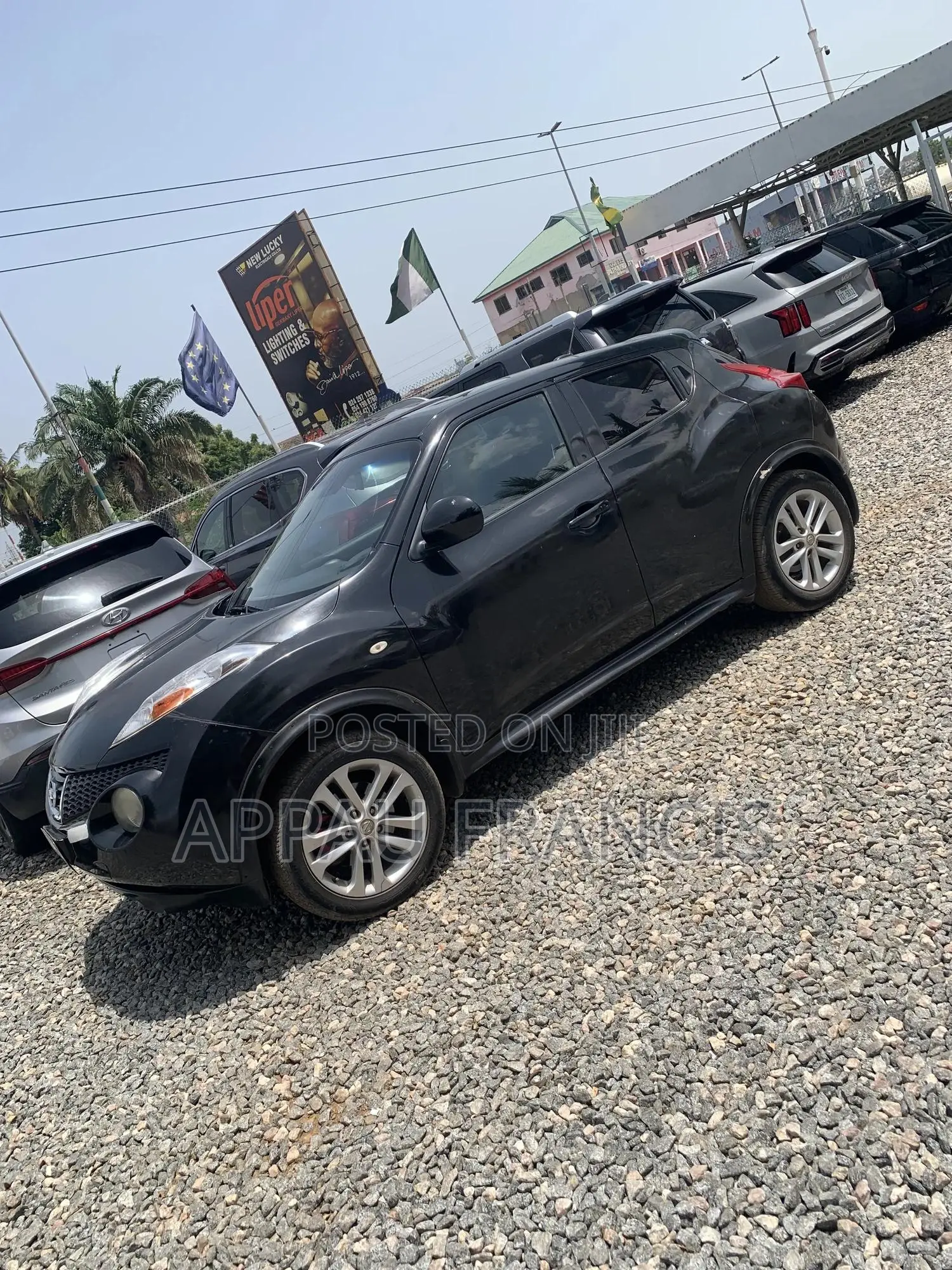 Nissan Juke S 4dr Hatchback AWD (1.6L 4cyl Turbo CVT) 2015 Black