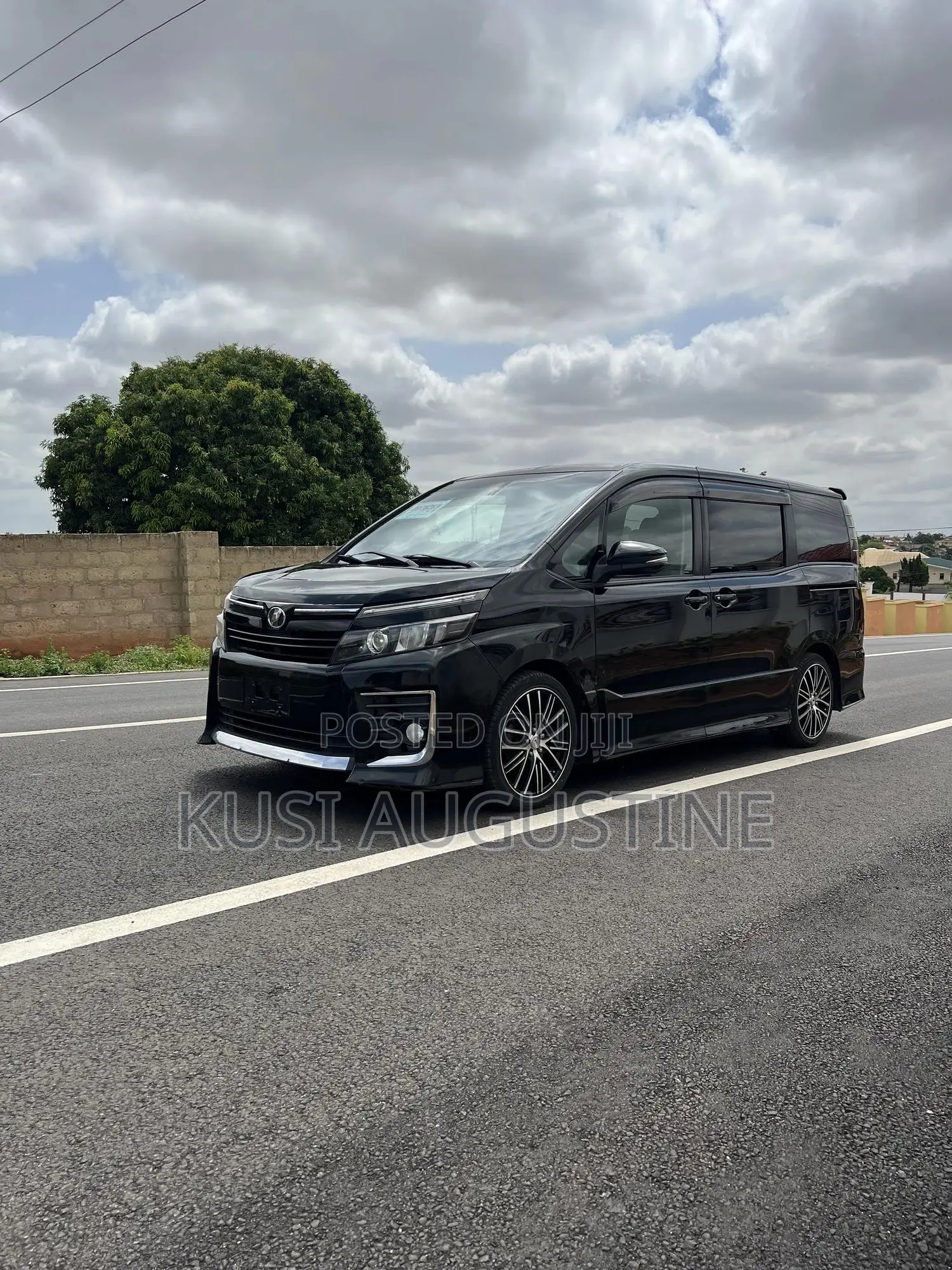 Toyota Voxy 2016 Black