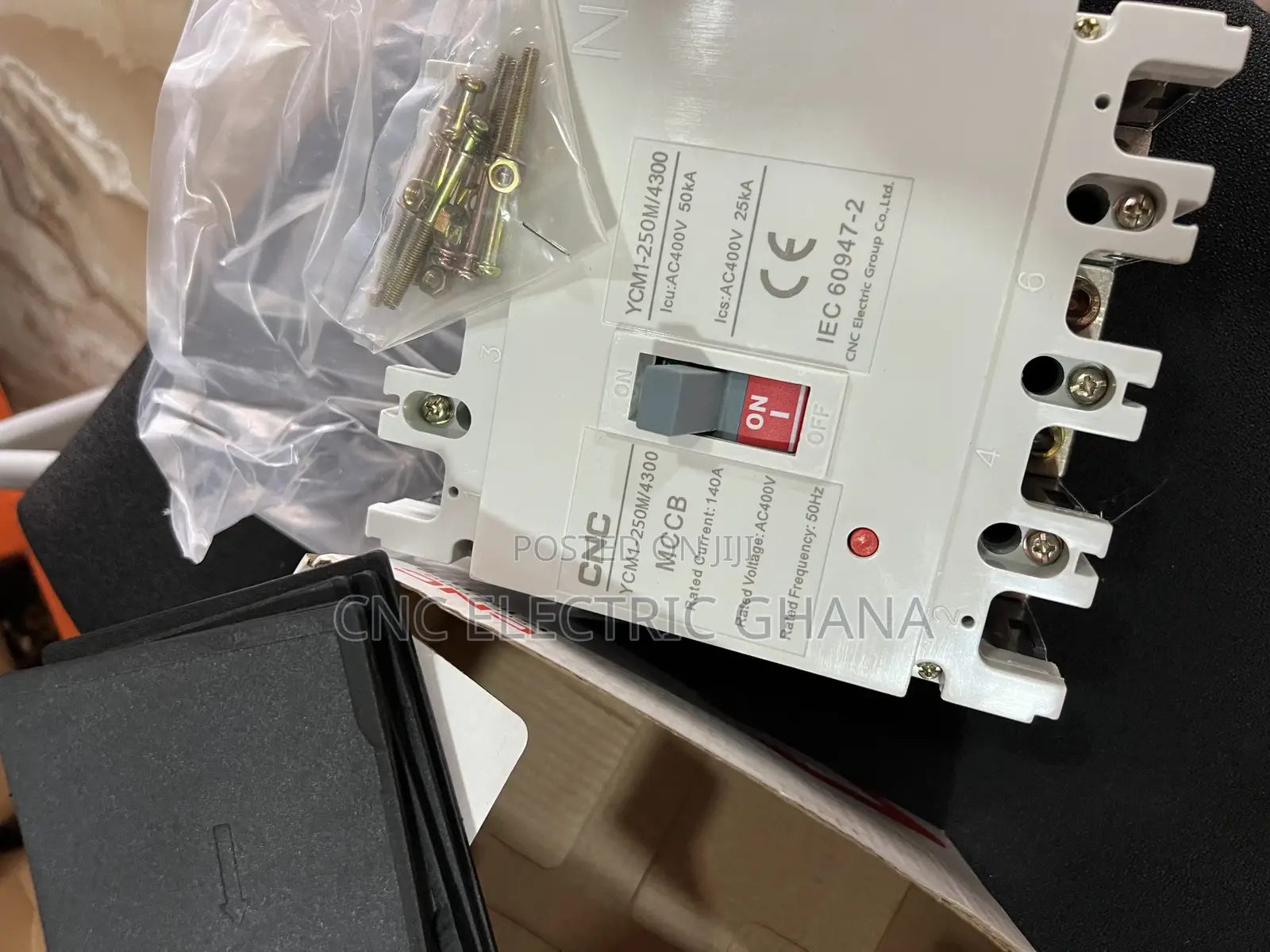 Molded Case Circuit Breaker (Mccb)
