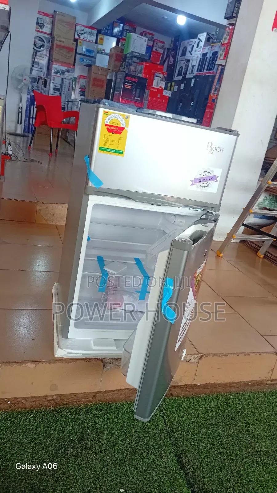 Roch RFR-110d-B Mini Fridge – Ideal for Small Spaces