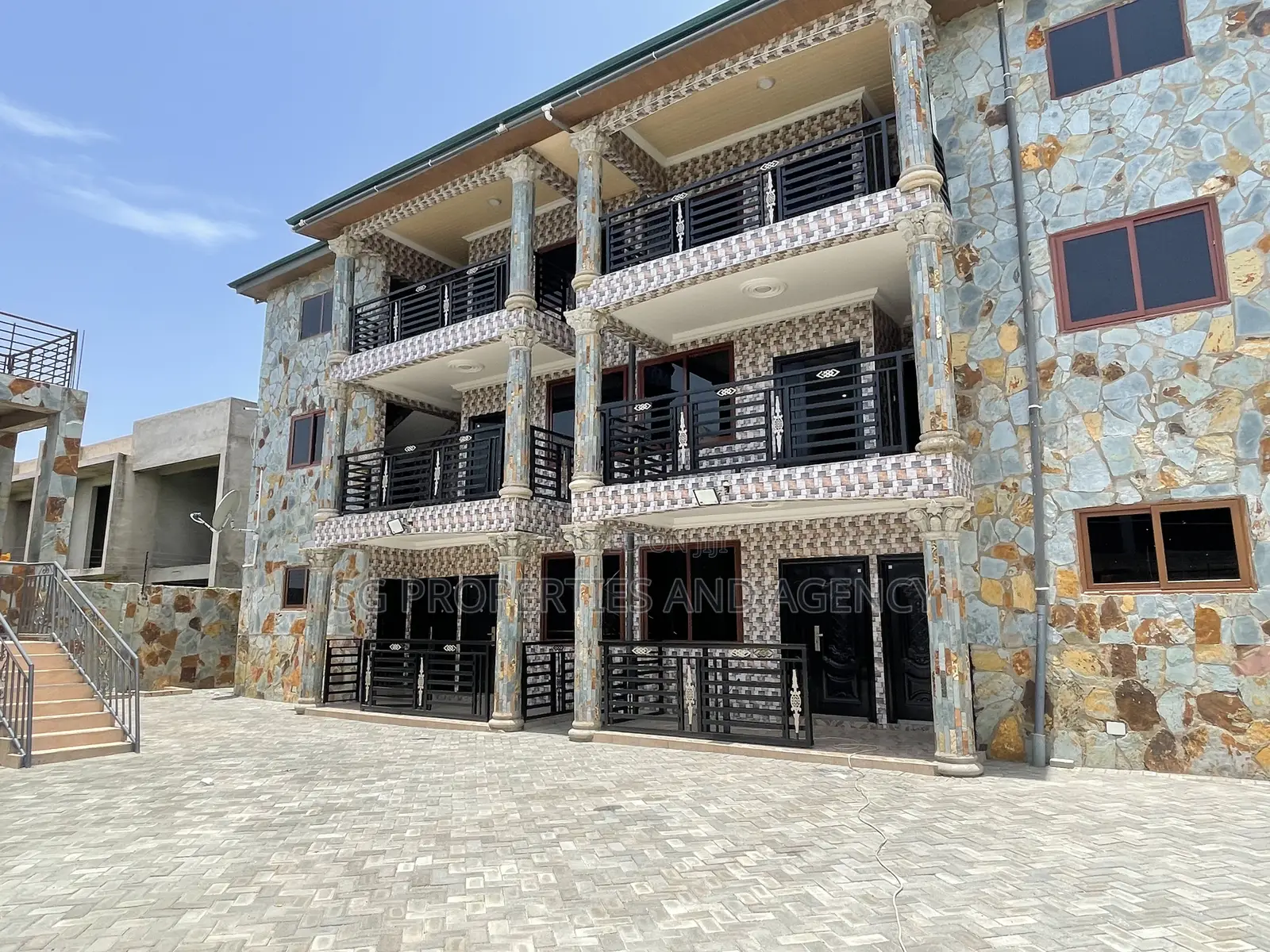 2bdrm Apartment in Lashibi, Sakumono for rent