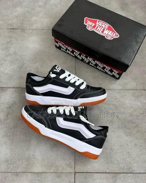 Vans Men’S Hylane Skate Shoes Black /White /Gum