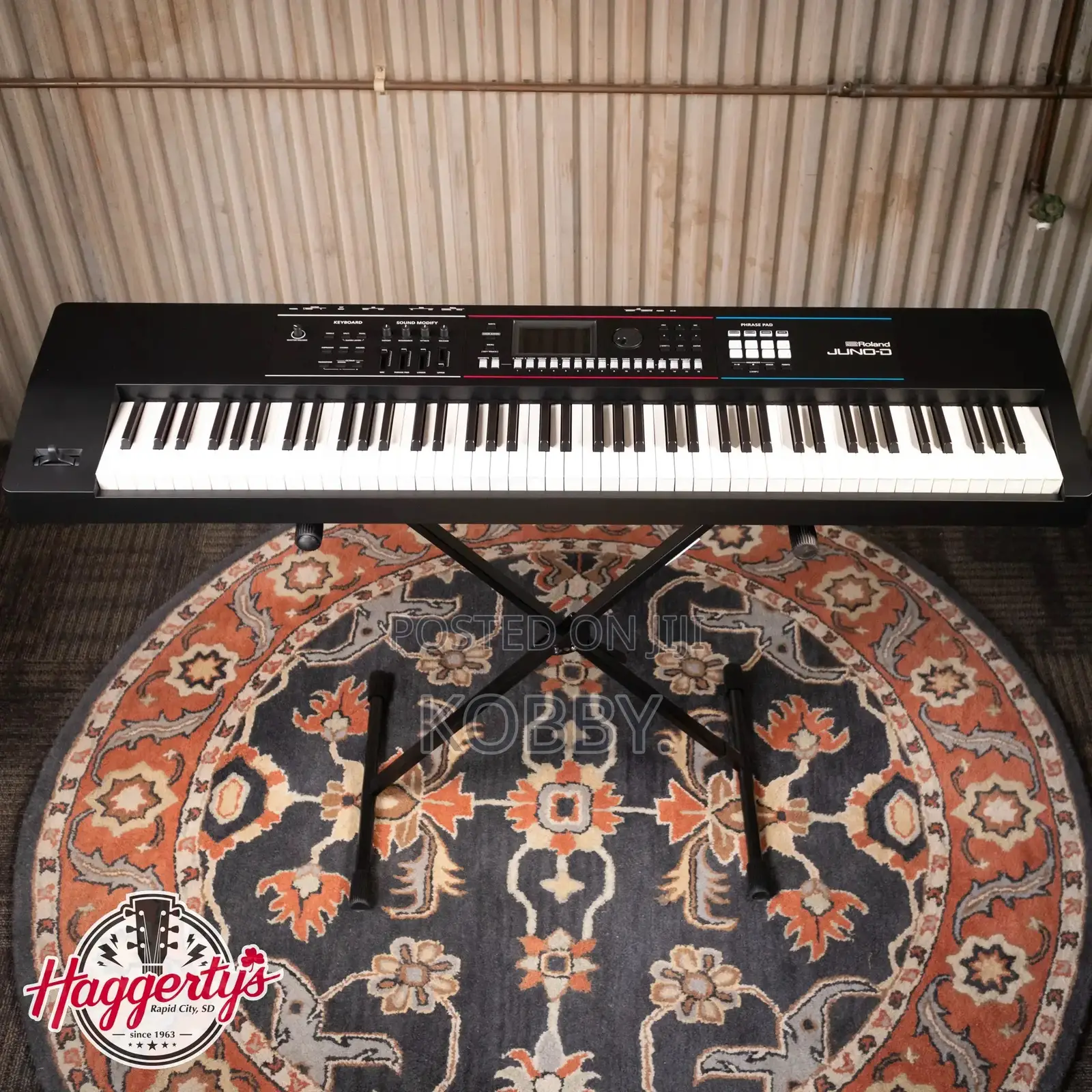 Roland Juno D8