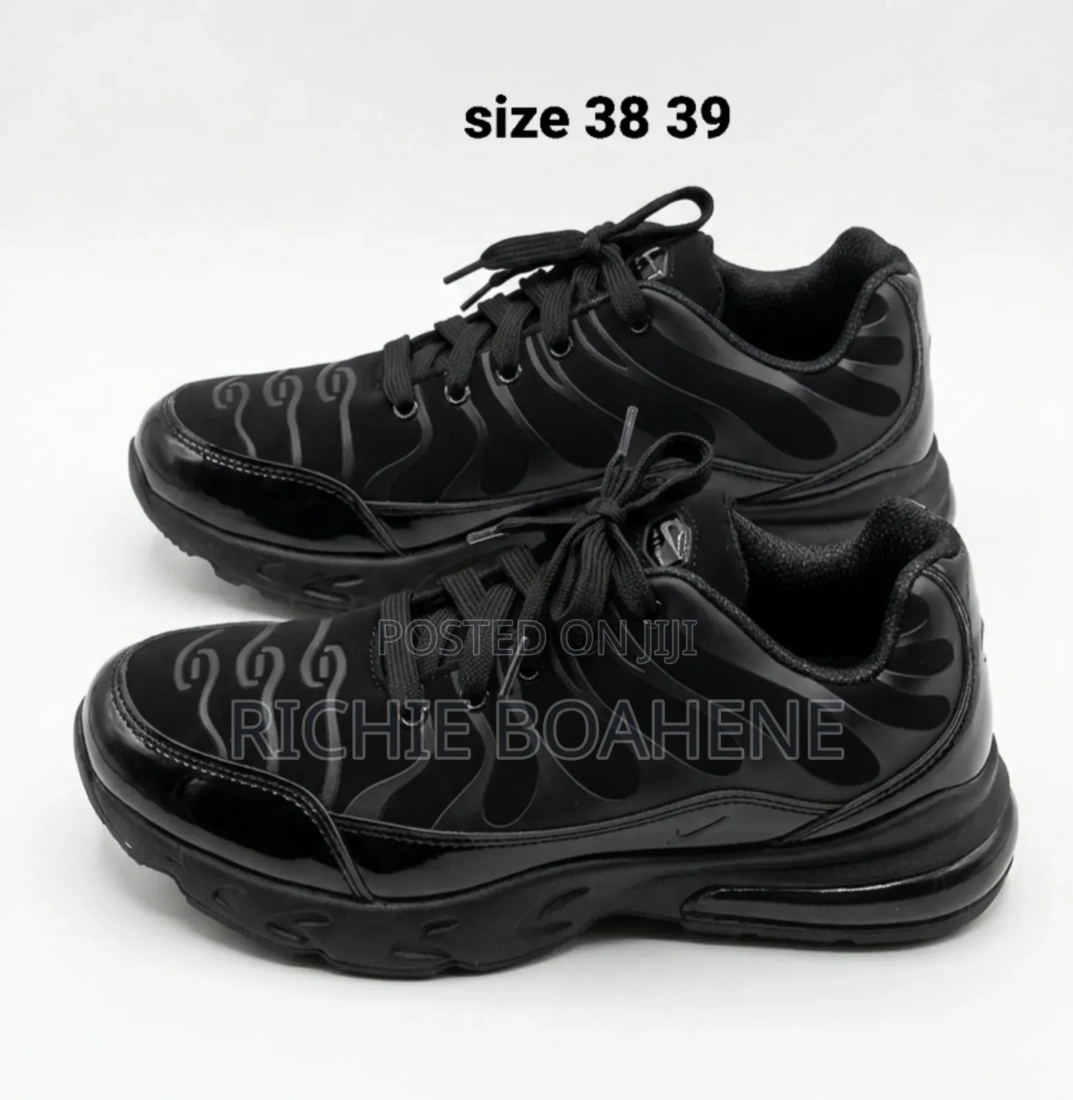Boy Sneakers Size 38 39