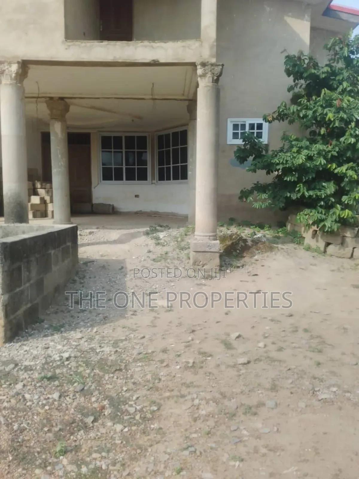 5bdrm Mansion in Amasaman Satellite for sale