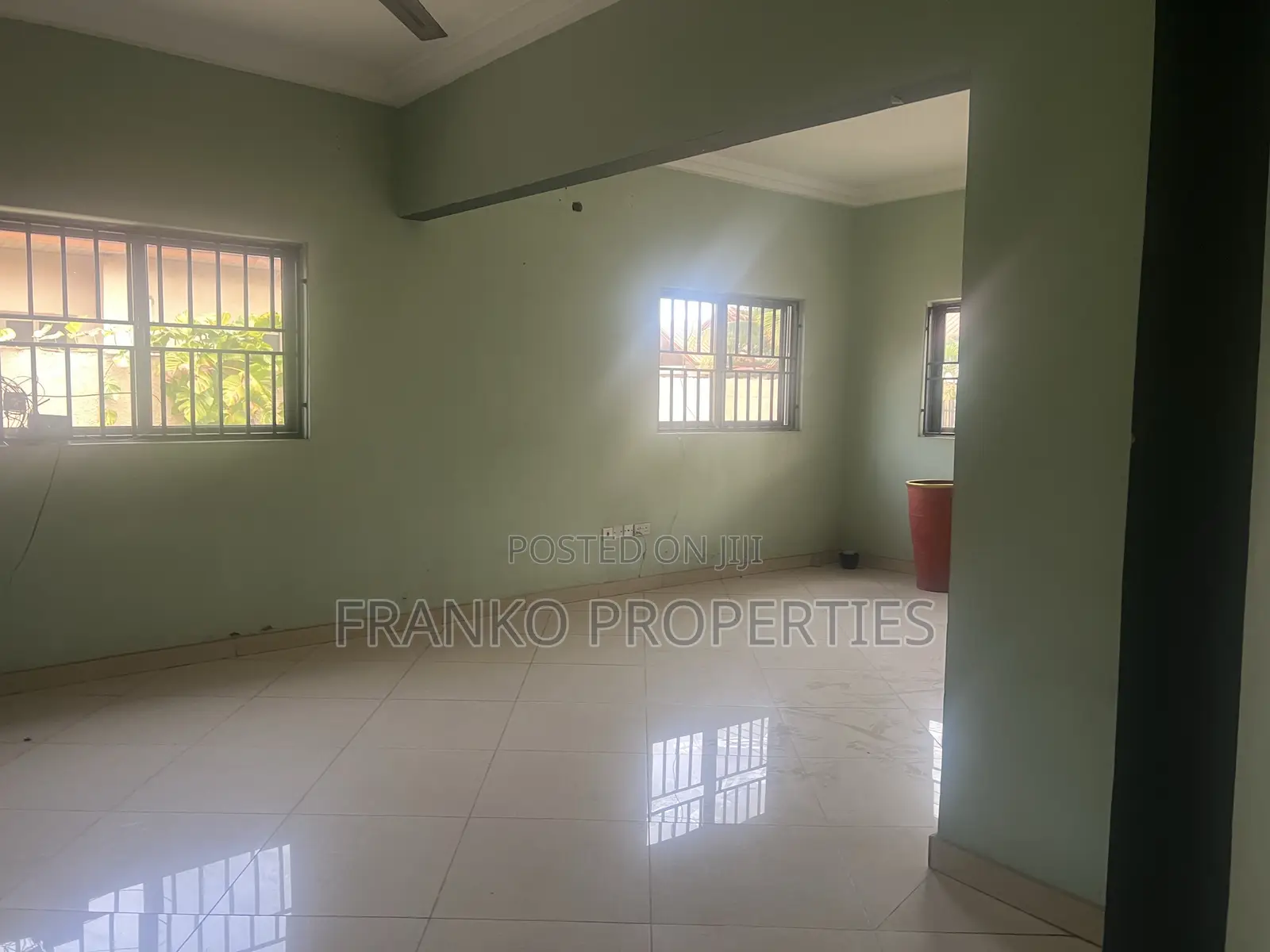 3bdrm House in Franko Propertis, School Junction for sale