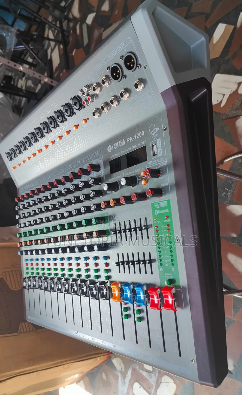 Yamaha Pa-1200 12-Channel Audio Mixer.