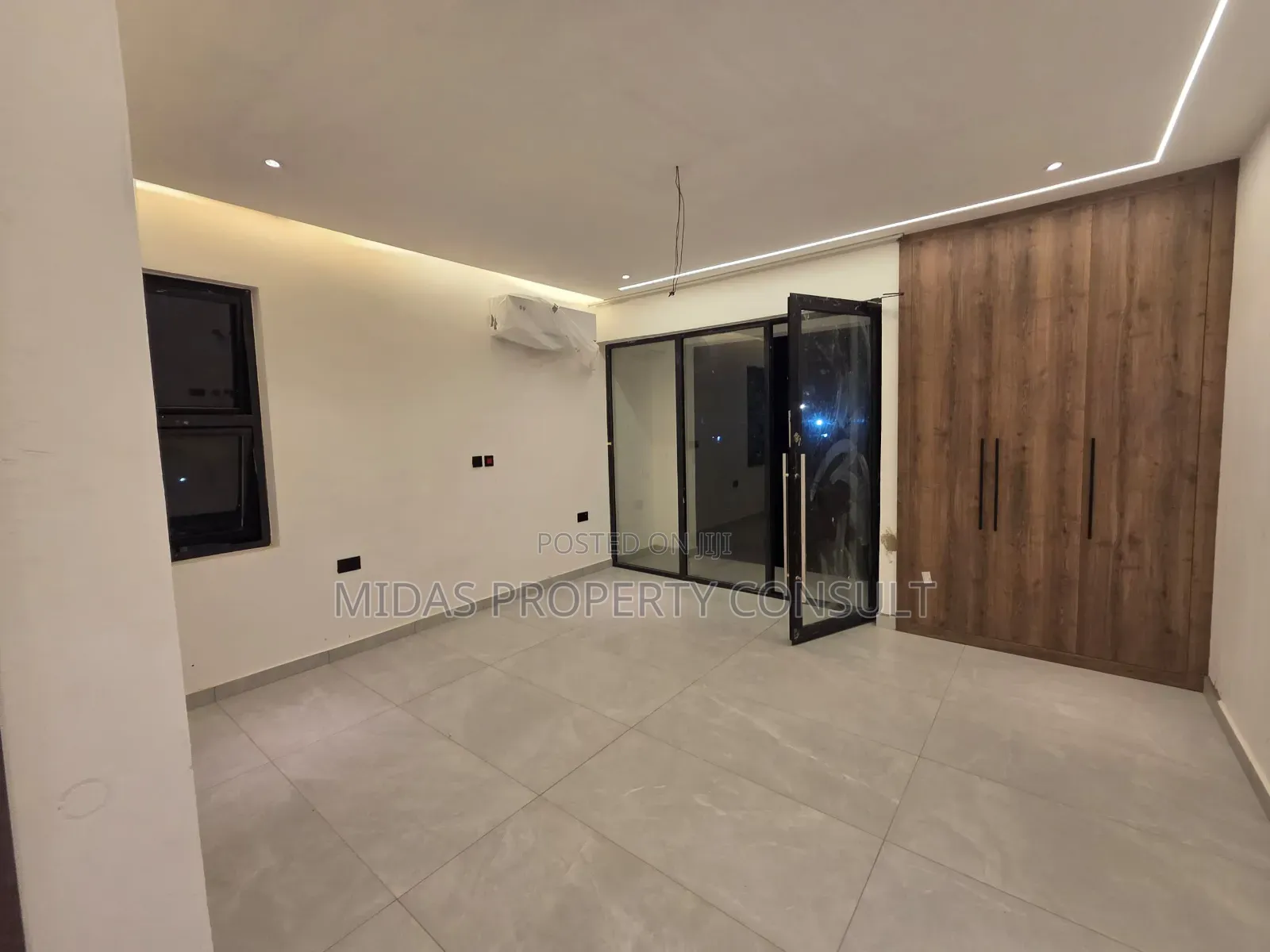 5bdrm House in Adjiringanor, Ability for sale