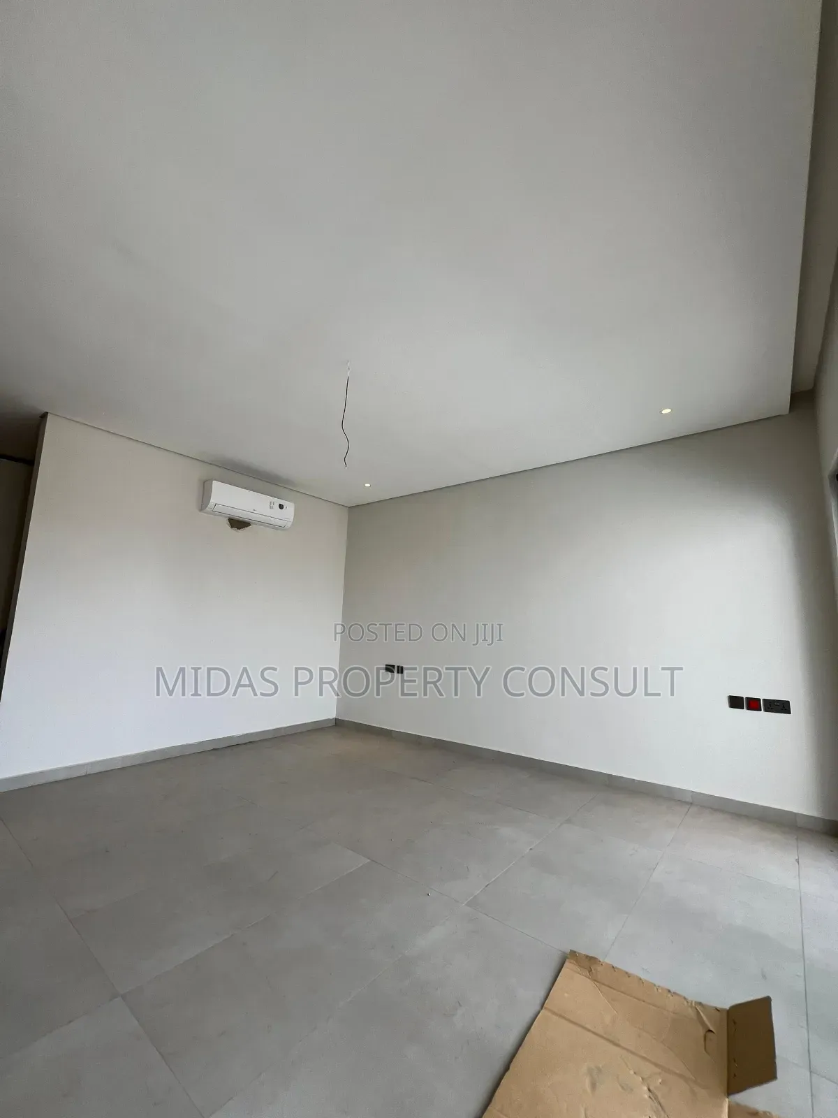 5bdrm House in Adjiringanor, Ability for sale