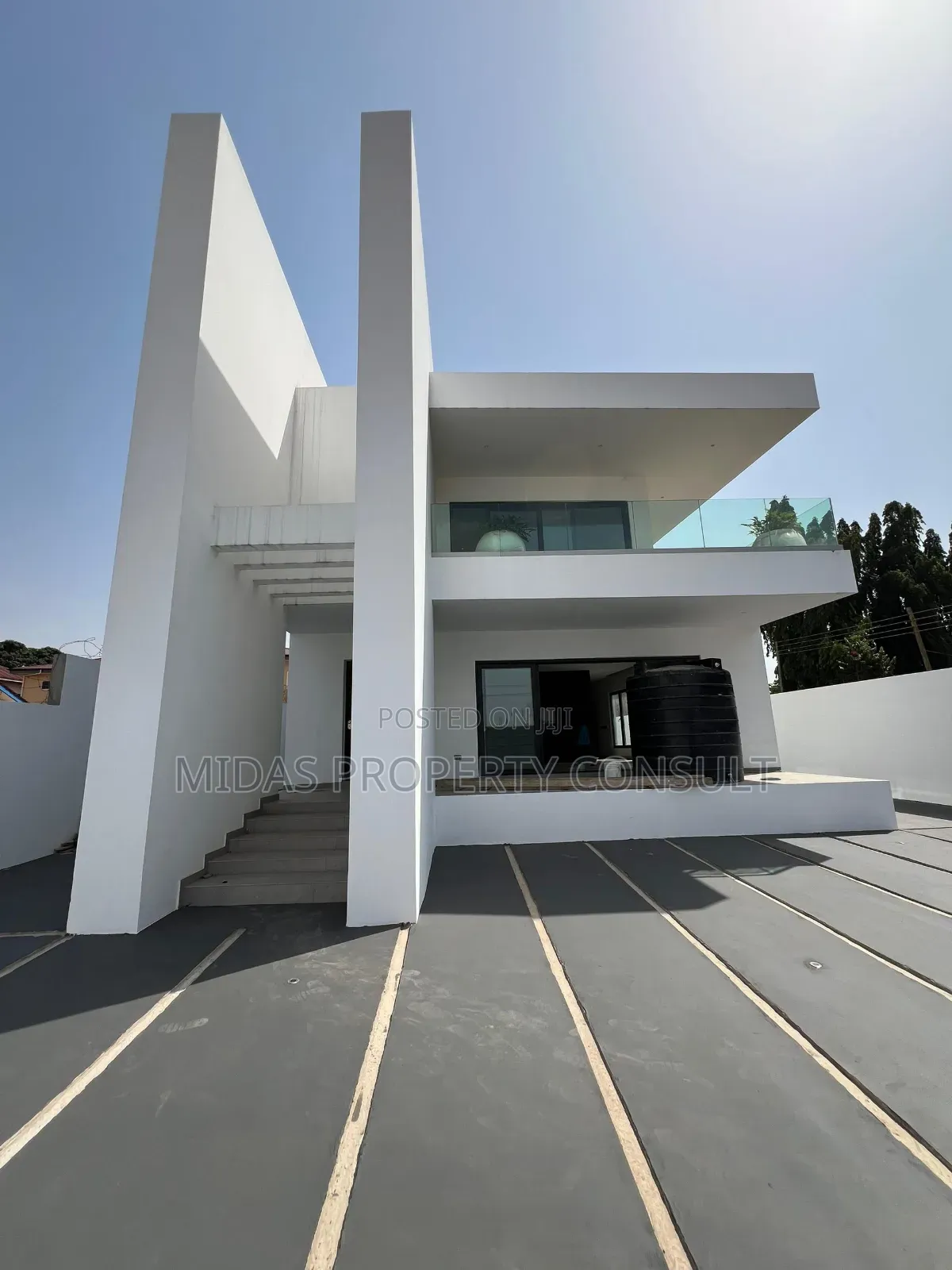 5bdrm House in Adjiringanor, Ability for sale