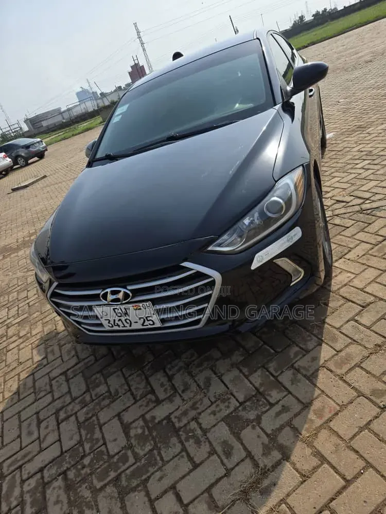 Hyundai Elantra 2018 Black