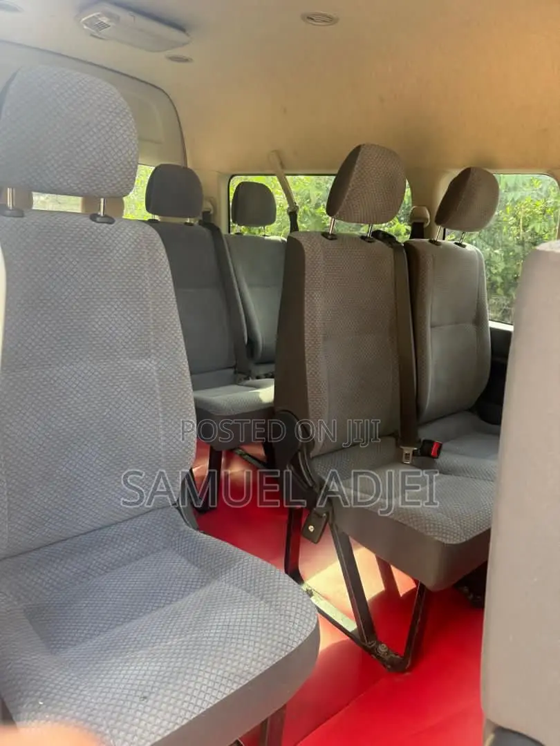 Toyota Grand HiAce 2016 White