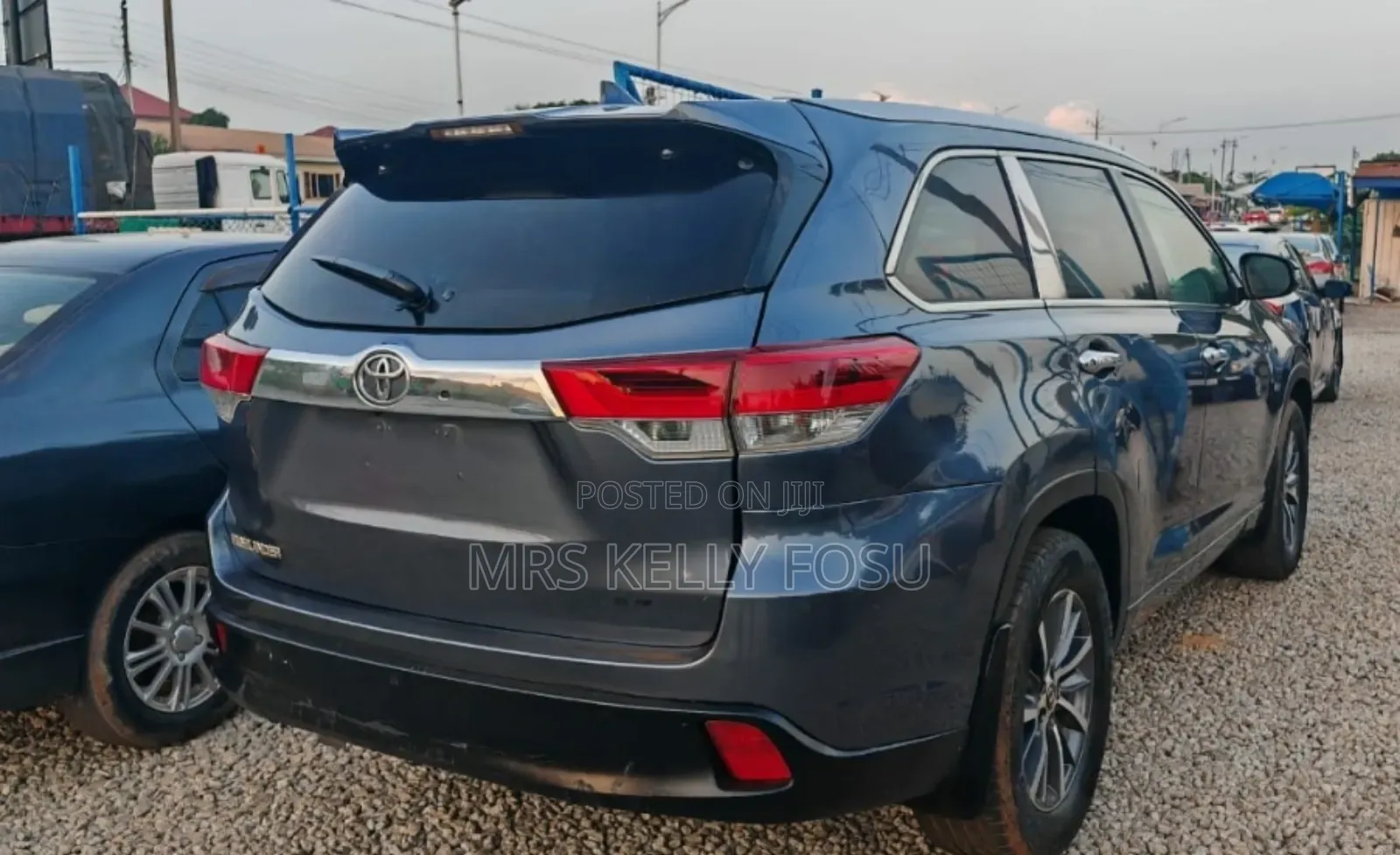 Toyota Highlander LE Plus 4x4 V6 (3.5L 6cyl 8A) 2018 Gray