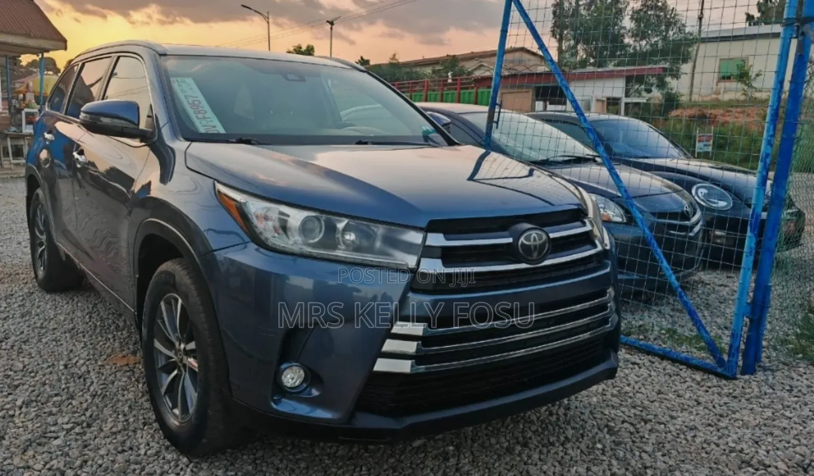 Toyota Highlander LE Plus 4x4 V6 (3.5L 6cyl 8A) 2018 Gray