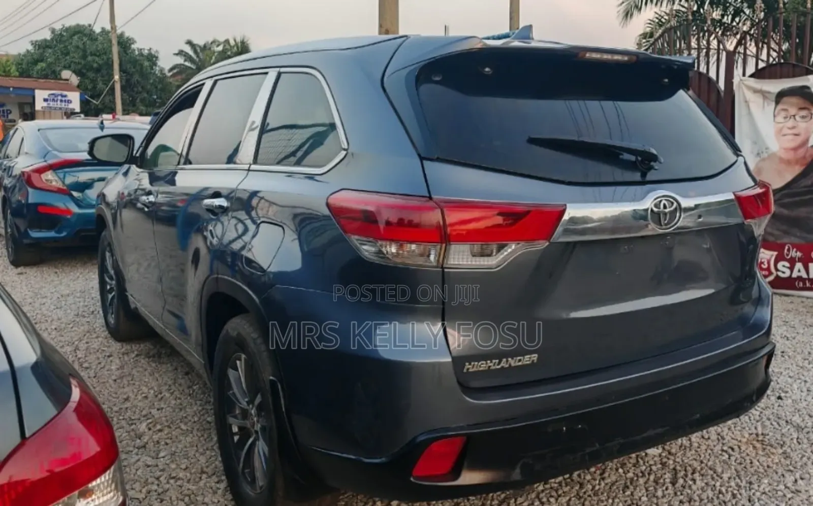 Toyota Highlander LE Plus 4x4 V6 (3.5L 6cyl 8A) 2018 Gray