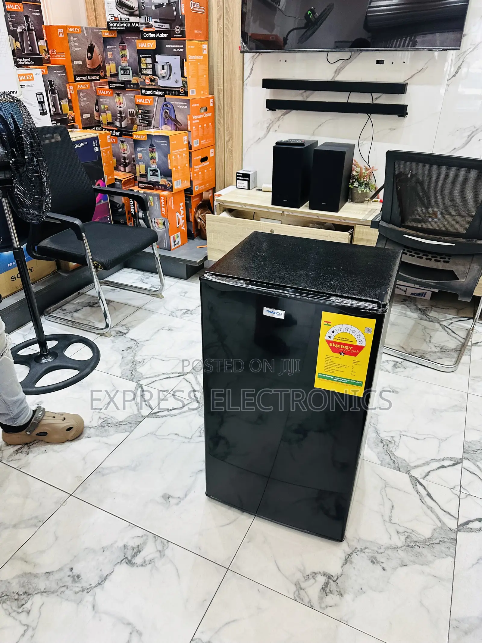 Easy to Clean Nasco Table Top Fridges Single Door Black.
