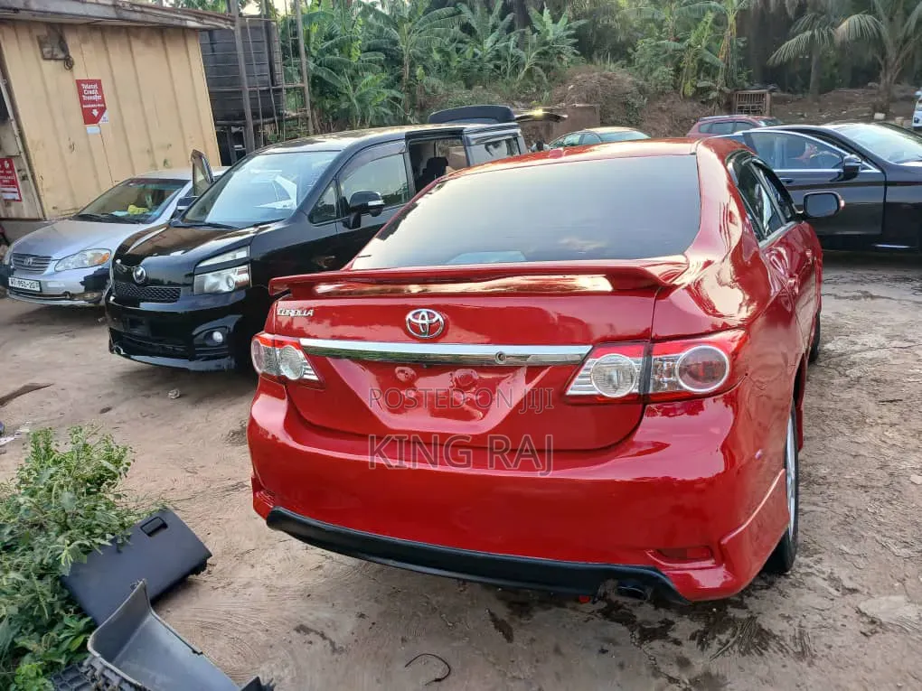Toyota Corolla S 4dr Sedan (1.8L 4cyl 4A) 2013 Red