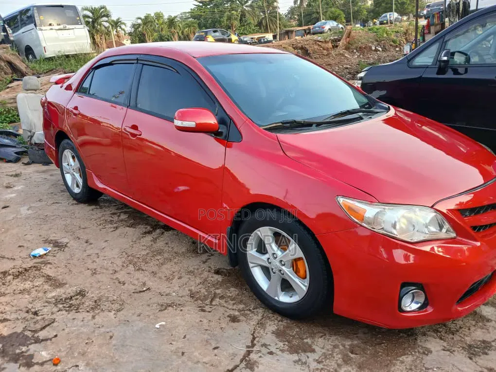 Toyota Corolla S 4dr Sedan (1.8L 4cyl 4A) 2013 Red