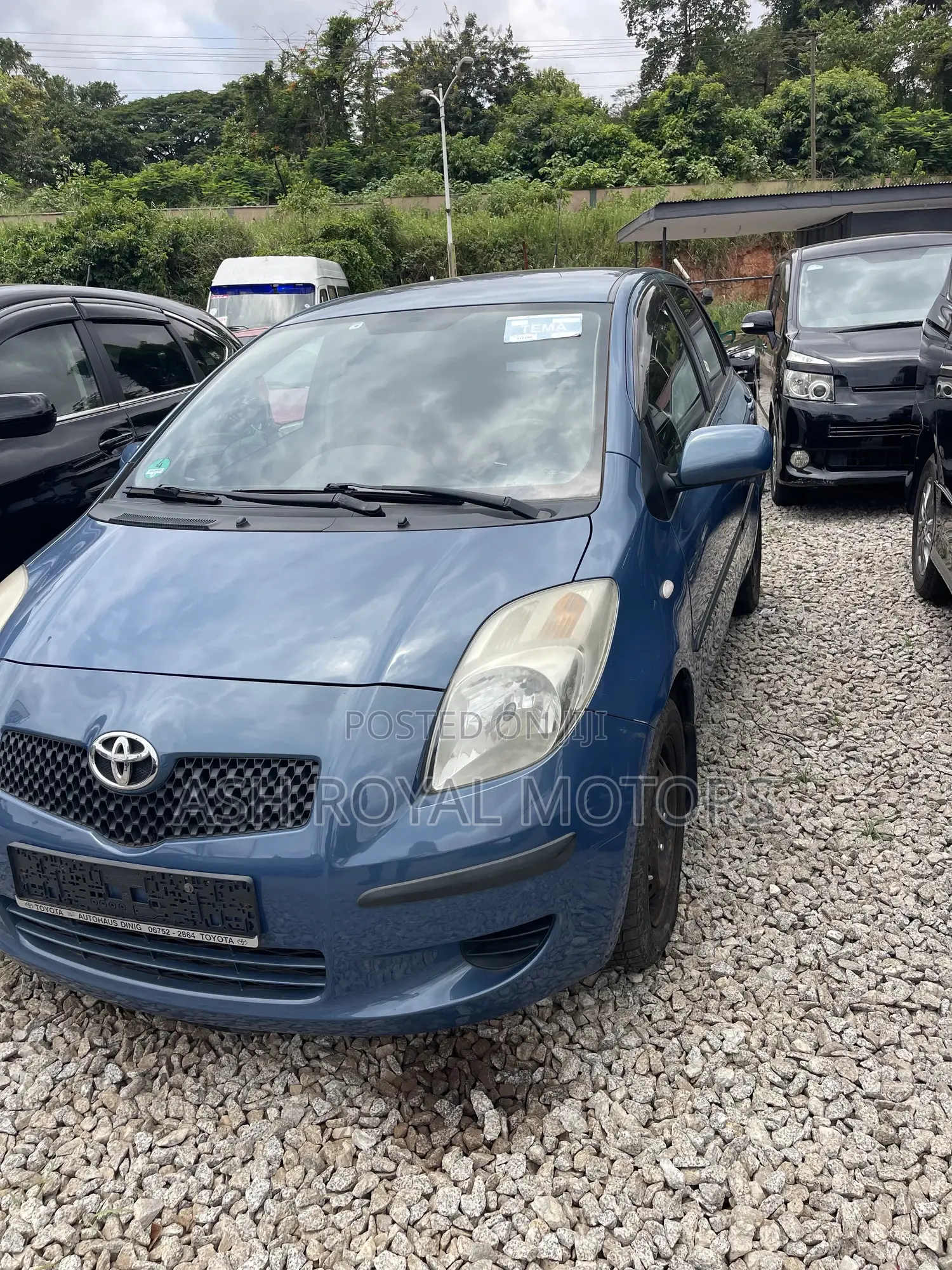 Toyota Yaris Base Hatchback 5dr 2010 Blue