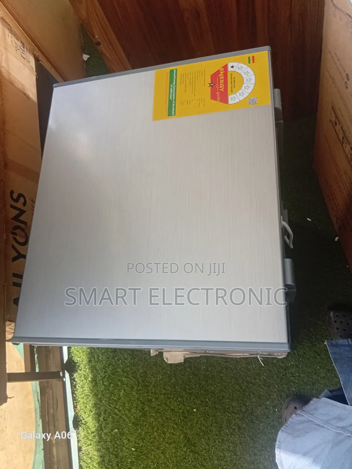 Efficient Pearl 98l Freezer – Perfect for Home Shop