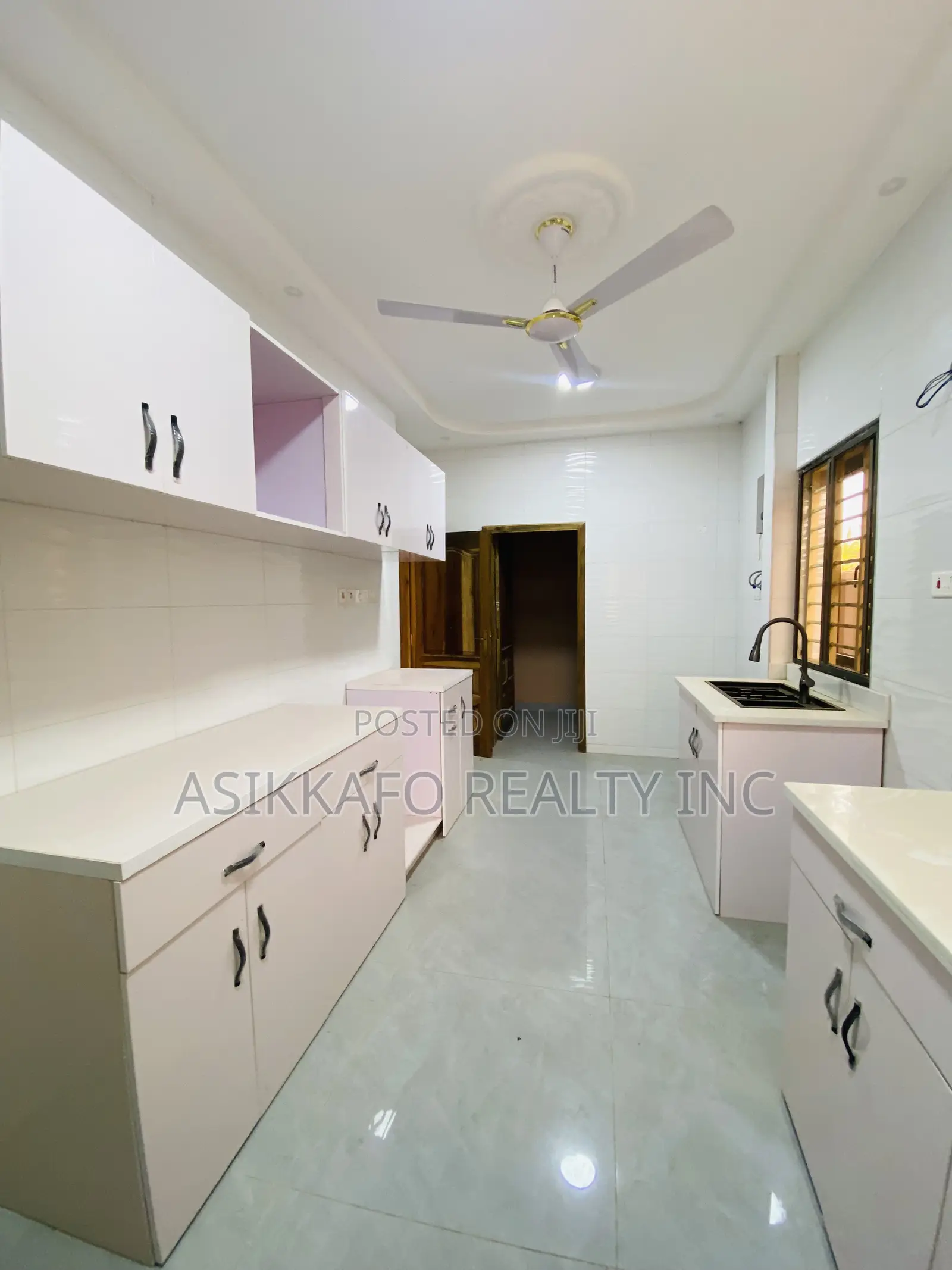 5bdrm House in Volta Estate, Spintex for rent