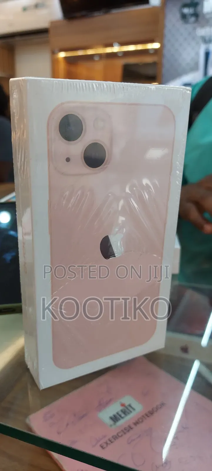 New Apple iPhone 13 128 GB Pink