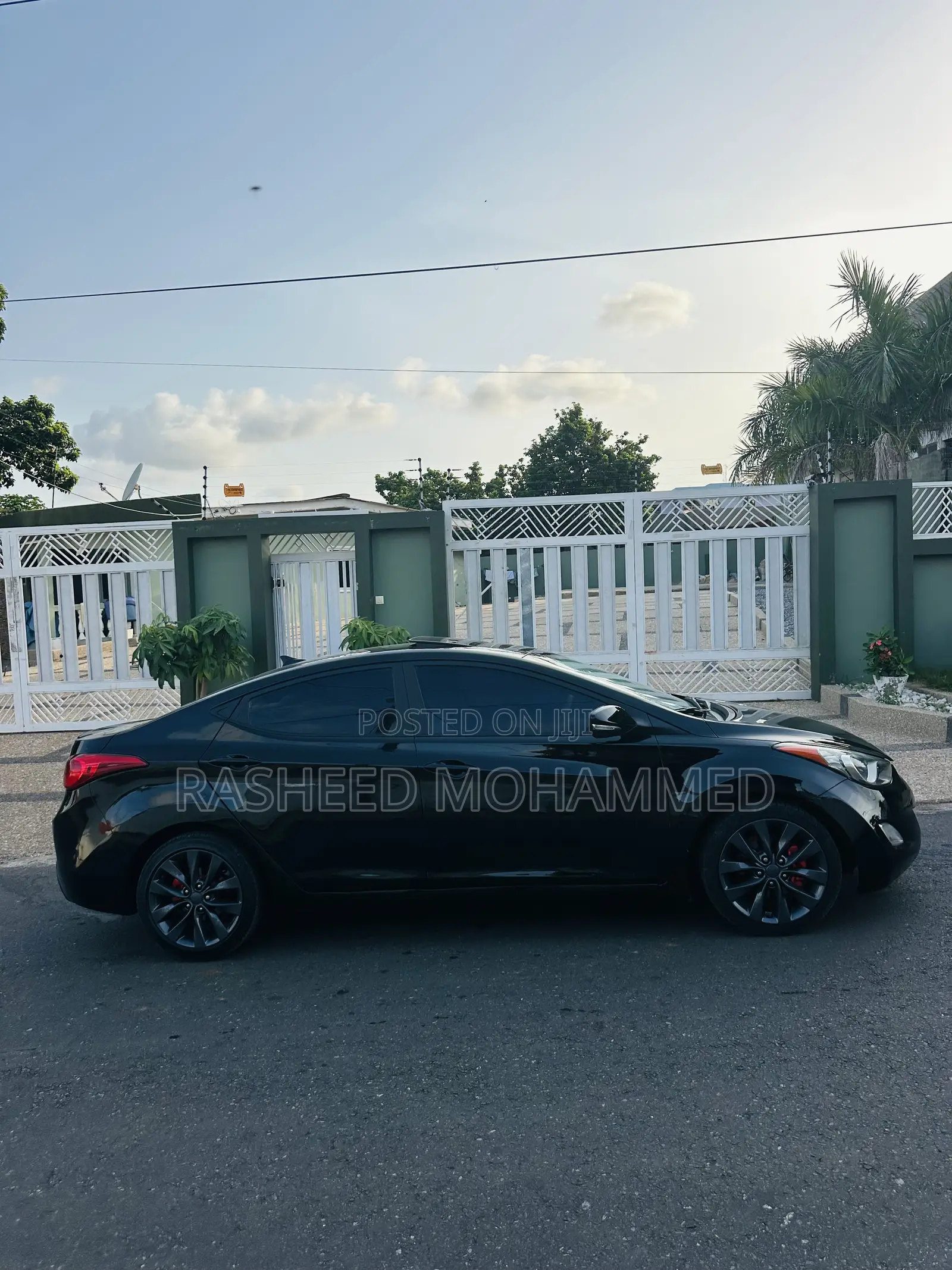 Hyundai Elantra Limited Sedan FWD (1.8L 4cyl 6A) 2013 Black