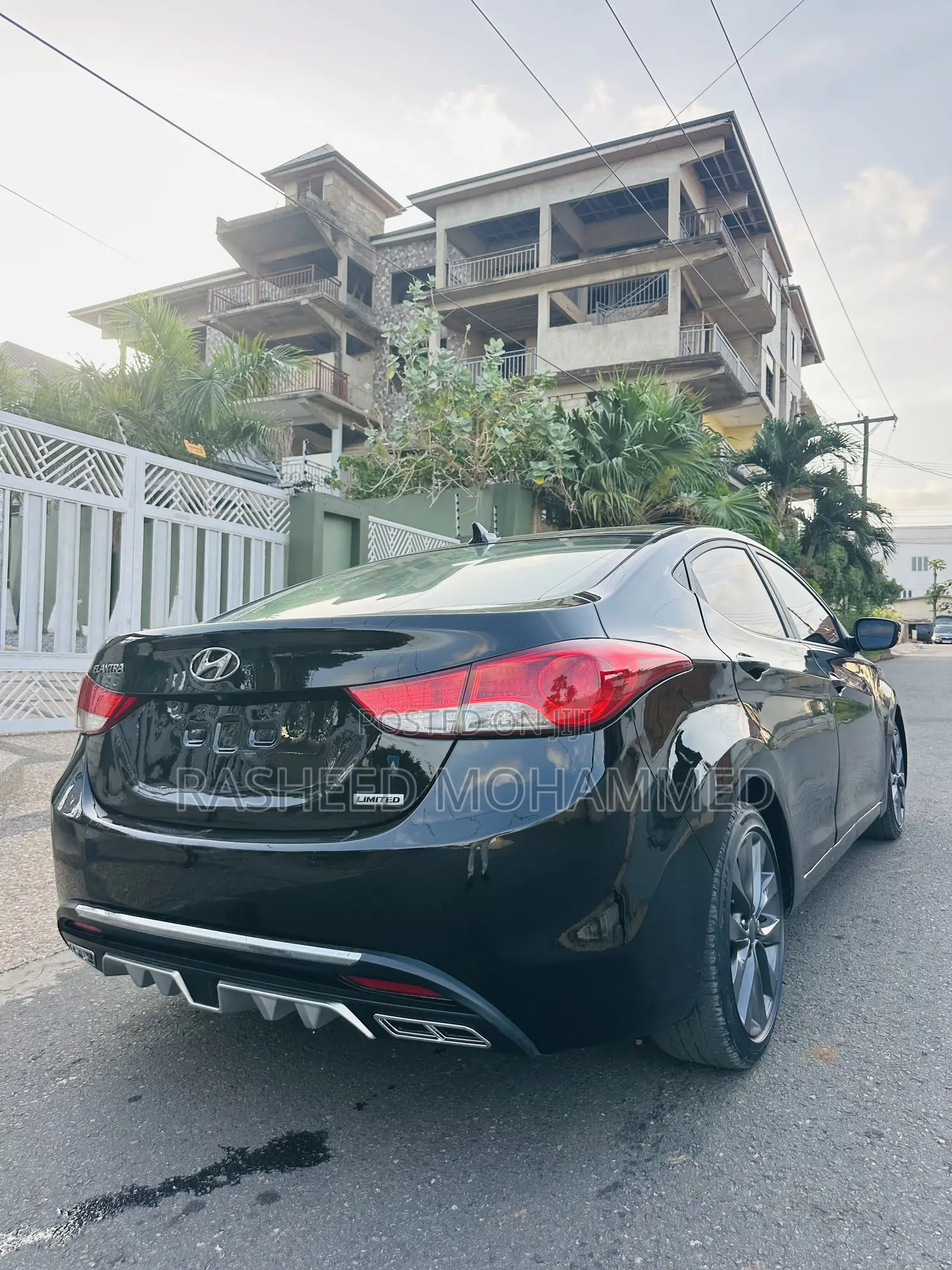 Hyundai Elantra Limited Sedan FWD (1.8L 4cyl 6A) 2013 Black