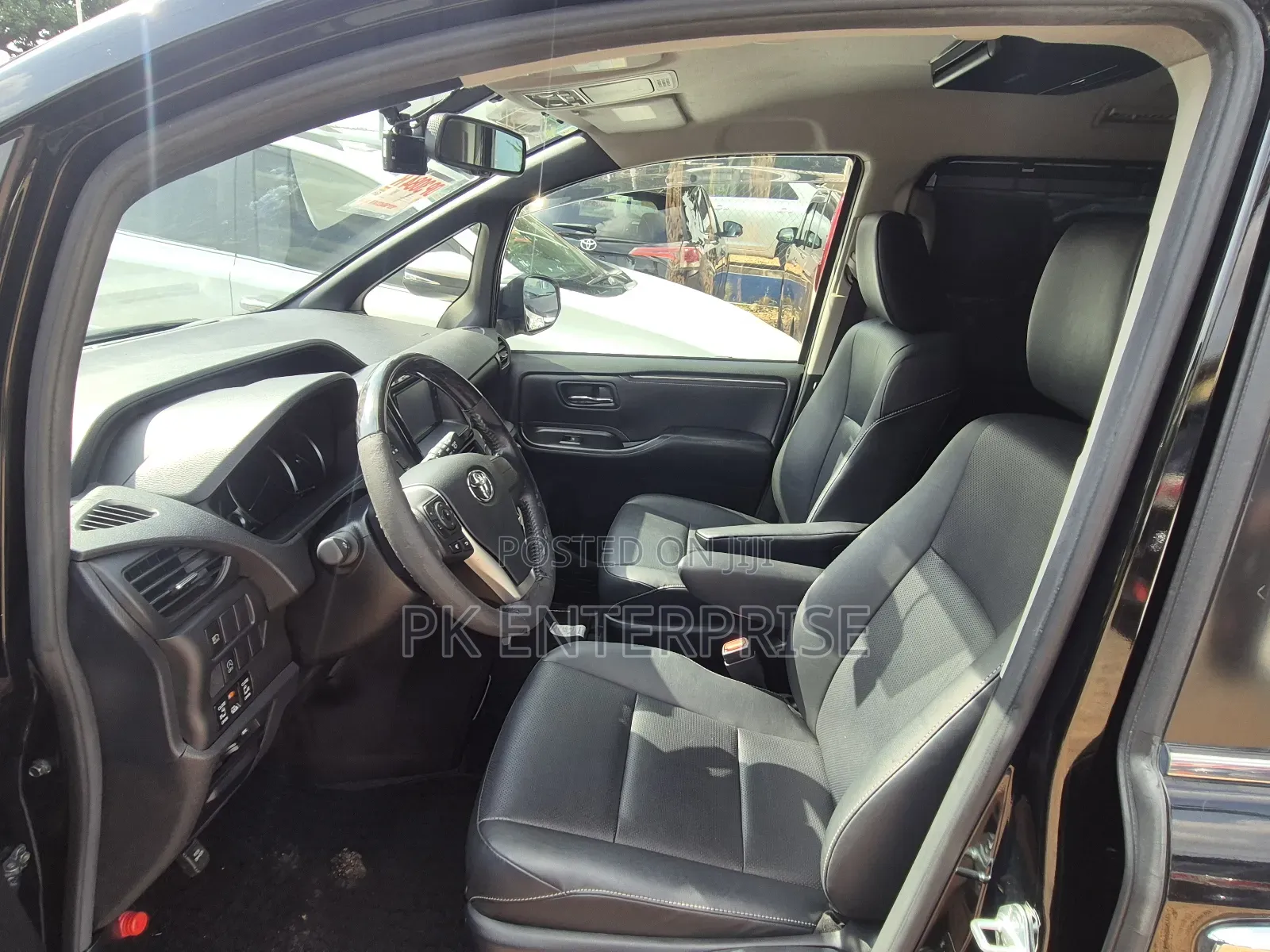 Toyota Esquire 2016 Black