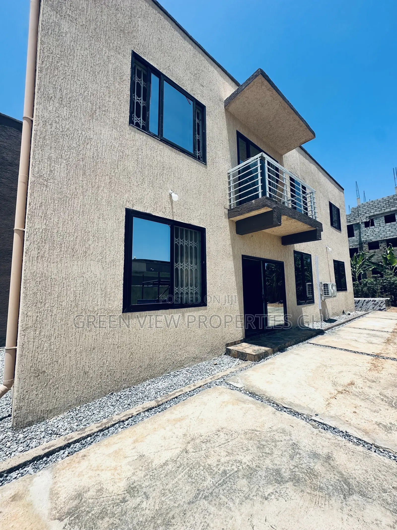 3bdrm Apartment in West Hills Mall Area for rent