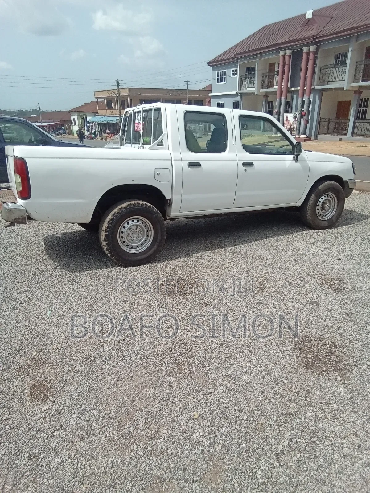 Nissan Hardbody 2000 White