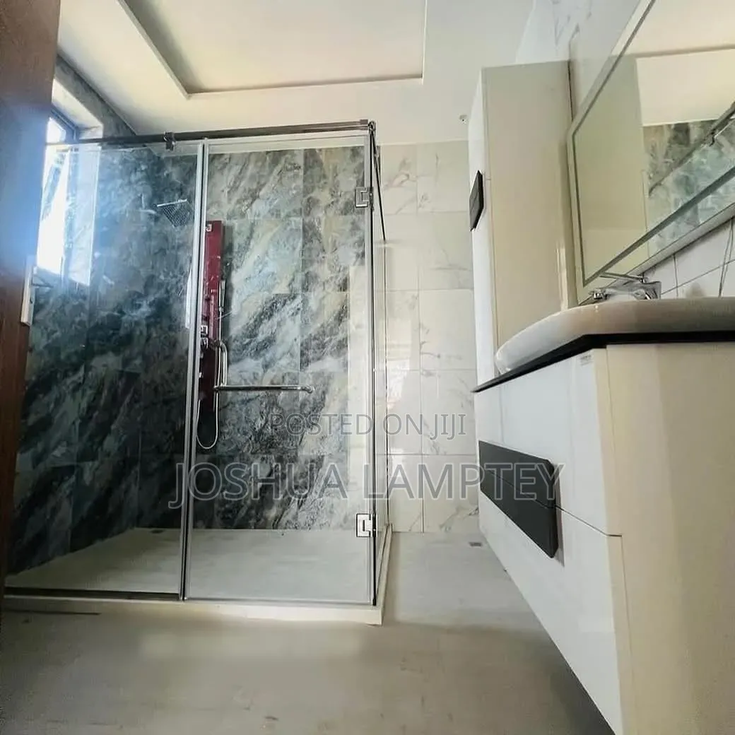 4bdrm House in East Legon Estate, Boundary Road Area for rent