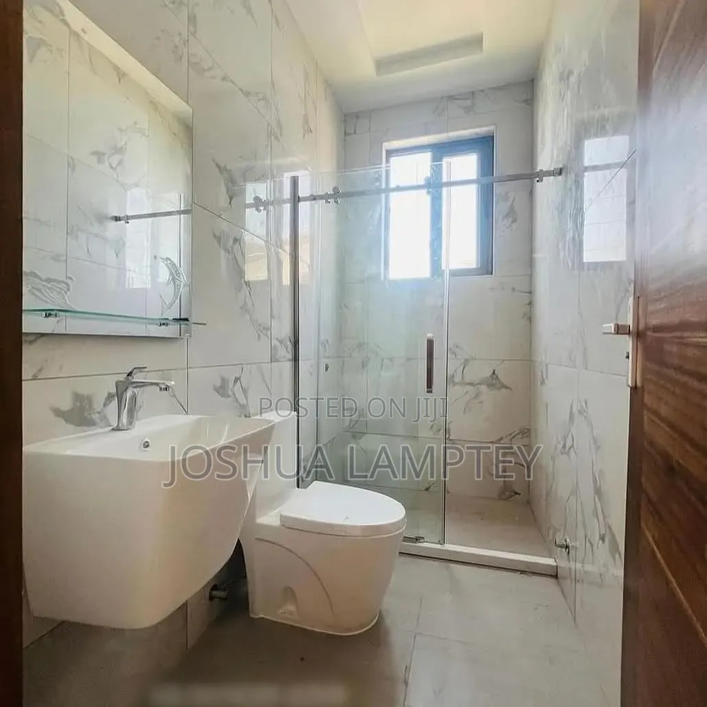 4bdrm House in East Legon Estate, Boundary Road Area for rent