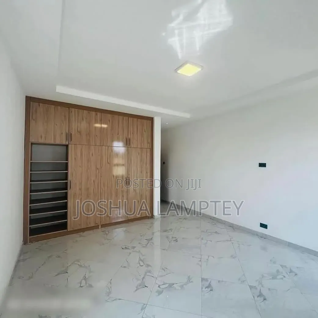 4bdrm House in East Legon Estate, Boundary Road Area for rent
